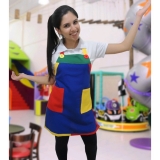 avental colorido de buffet Parque do Chaves